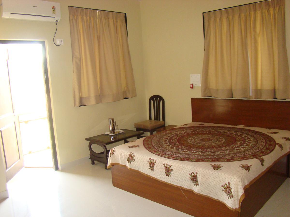 Hira Laxmi Residency Alībāg Ngoại thất bức ảnh